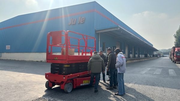 再获信赖：菊乐温江工厂欧力升升降平台顺利完成交付